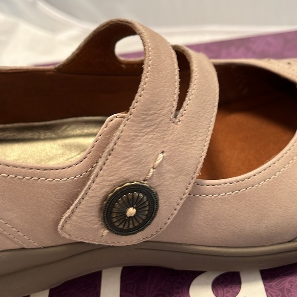 Aravon by New Balance - Picture 5 of 13